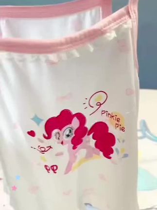 后悔!才十几块又好看的吊带短裤没早点发现!,✅一套才十几块, 便宜到哭,多买几套换着穿也不心疼,轻松实现宝宝穿搭自由!,✅ 舒服到不想脱:面料软乎乎的,透气不闷汗,宝宝穿上就不肯脱,再也不用为换衣服费劲啦!,✅ 可爱到犯规:印花超萌,宝宝穿上 可爱到犯规,一套能当几套穿,夏天穿搭不重样!一杯奶茶钱就能拿下,现在囤完全来得及,手慢无!#儿童吊带短裤#宝宝夏季背心套装 #莫代尔儿童家居服 #夏季背心短裤儿童