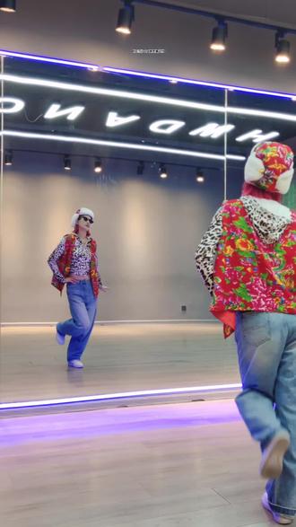 #玉芬啊玉芬你让彪哥好伤心 全网都在玉芬,必须给老铁们安排个教程,一步步教会你#全网都在跳这个舞 #简单易学 #教学分解 #一步步教会你跳舞 @DOU+上热门