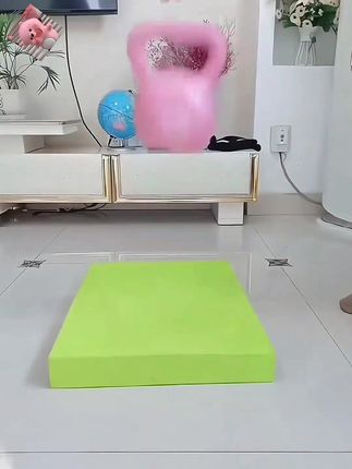 这张垫子实在太舒服了 既软弹又防滑 保护我们的膝盖 提升运动体验感#健身好物 #居家锻炼 #换个角度发现美