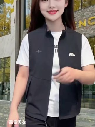 #男士外穿马夹 #百搭上衣 #谁穿谁好看 #时尚马甲穿搭 #创作灵感