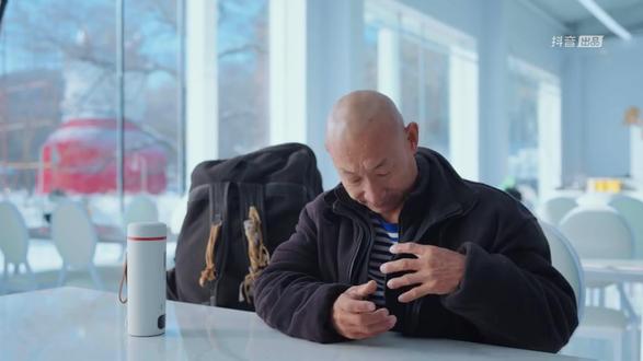 上天给予我什么,我就享受什么;上天让我失去什么,我就放下什么。#冬泳怪鸽 #励志语录 #半壶纱 #刘珂矣