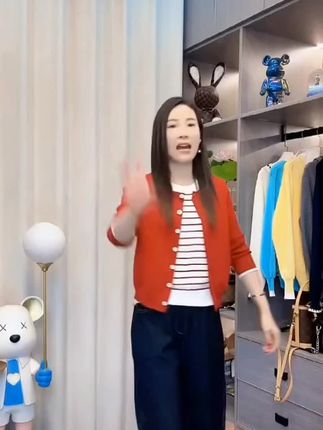 2025年秋冬款时尚垂顺高腰牛仔裤简约秋季女士浅色裤显瘦长裤女裤