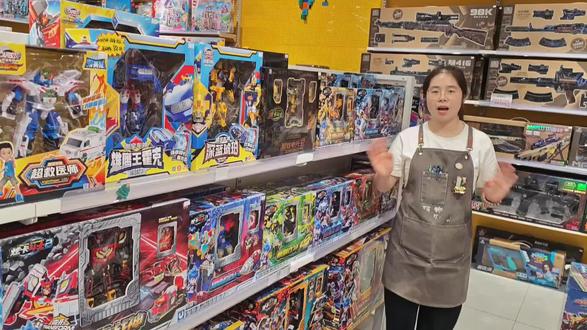 炫卡斗士 炫卡斗士变形金刚#机甲变形玩具 #变形金刚玩具模型 #变形玩具模型 #炫卡斗士