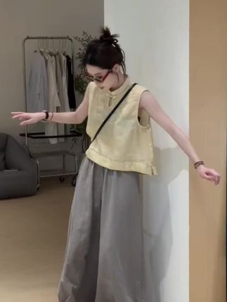 流行爆款国风盘扣新中式无袖小衫女装2025夏季新款时尚巨好看上衣#夏季新款 #新中式 #洋气减龄 #时尚穿搭 #谁穿谁好看