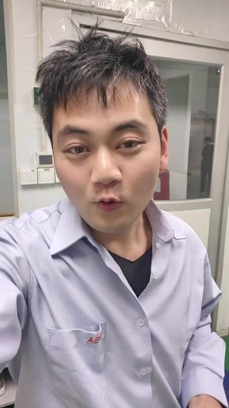 我发现我的视频很有灵性,尤其是评论区就跟许愿池一样,在此,再次感谢义父大人送我赵云世冠皮肤@义父