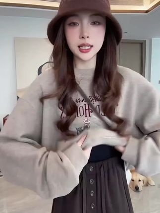 美式复古别致宽松酷潮无帽圆领人物印花字母卫衣2025秋季长袖上衣#谁穿谁好看 #ootd穿搭 #穿出高级感 #保暖又好看 #美出高级感@DOU+小助手 @DOU+好生意 @DOU+上热门