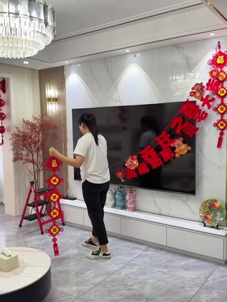 终于在38岁结束了租房生崖,被亲戚朋友不好看,说我家14楼不好,说就是不买房也不买14楼,14楼也是我努力打拼来的家,都说下半年搬家的朋友比较多,你们家背景墙乔迁装饰都准备好了吗?加厚红色植绒材质,满满的仪式感#入宅大吉 #乔迁之喜 #搬家#乔迁仪式感 #新家入住
