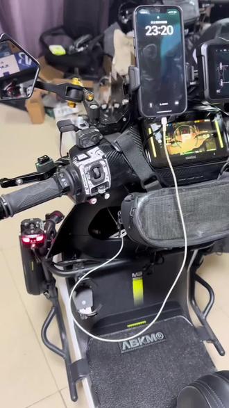 #好物推荐 电动车只要是圆形的都可以直接换。 手机都提醒快速充电了#九号电动 #极核电动 #小牛电动 #九号M3