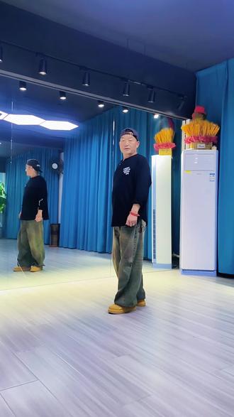 #舞蹈 :曳步舞(你是我心中的痛)#背面分解#热门音乐🔥