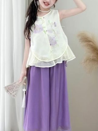 #童装 #童装搭配 #女童套装 每日精选时尚潮流童装。