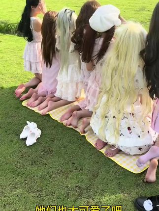 #户外游玩 #户外露营 #露营帐篷 #亲子游玩好去处 #露营⛺ 闯入油画里的夏天,每一帧都在心动