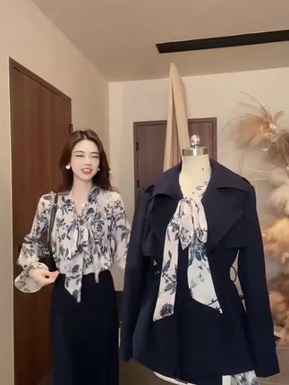 墨染花影早秋气质水墨印花飘带衬衫藏青风衣半裙三件套女#时尚三件套#气质衬衫#洋气风衣#显瘦半身裙#减龄三件套