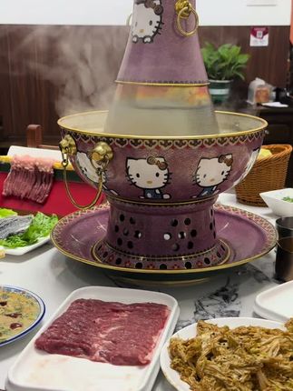 想不想围着kitty猫吃火锅儿啊 通门涮肉终于开到市区了!以后骑着我的小电驴出门就到了~#南通 #老北京涮羊肉