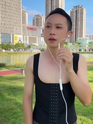 直播只需要一根耳机就够了