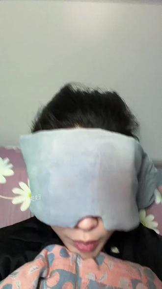 睡觉喜欢抬胳膊的真的可以试试,我说咋这么喜欢压着头睡#重力眼罩 #特步 #深睡