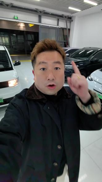 花1万多能买到什么新能源车? 170公里续航,市区通勤距离50公里以内,它非常合适!#五菱宏光mini #五菱迷你马卡龙 #五菱神车 #二手车 #新能源汽车