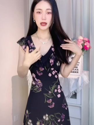 #设计感法式荷叶边碎花连衣裙女夏季新款风情万种复古气质显瘦长裙#连衣裙 #连衣裙穿搭 #连衣裙推荐 #连衣裙气质修身显瘦 #连衣裙女夏装
