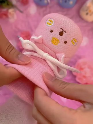 献给孩子的童诗集🔥。治愈人心又充满想象力的童诗,于睡前温暖的灯光下陪伴孩子一起读一读,随便一句写进作文里,都是锦上添花,作文想不拿高分都难~#作文素材 #好书分享 #让阅读成为一种习惯 #童诗 #图文热点来了