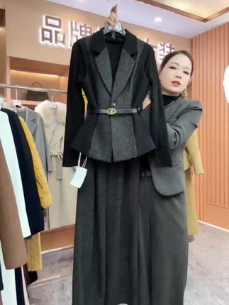 G209【纪朵研】时尚套装女秋冬新款洋气显瘦打底衫马甲阔腿裤三件套#今日穿搭#高级感穿搭#气质穿搭#显瘦穿搭#秋冬新款