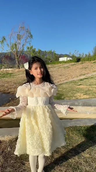 别在这个冬把我丢下#大风在刮大雪在下 #一起享受大自然的美 #先让自己乐起来#抖音热歌 #童声翻唱 @大都都音乐会 @抖音小助手