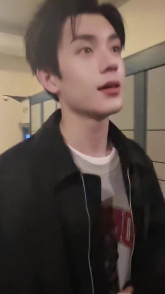 说到好吃的就在那萌萌的笑#林沐然 #随元青 #杨一展 #烟雨神游记