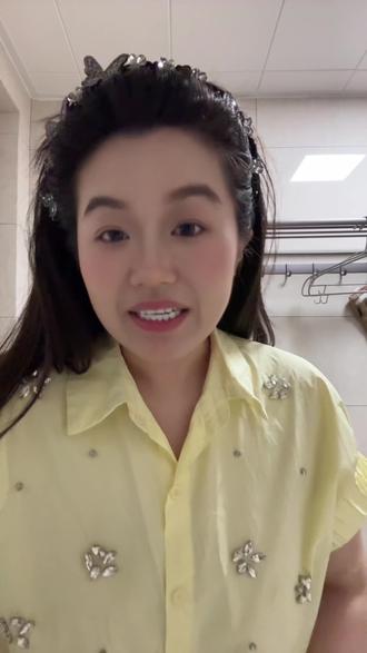长期喝茶、抽烟导致牙黄、口气重的朋友看过来!白云山美白去黄牙膏,温和清洁牙渍,提亮牙齿,刷完口气清爽不辣嘴。不用频繁洗牙,日常刷牙慢慢改善大黄牙。活动福利29.9到手2支,49.9直接带走4支!价格划算,坚持用牙齿更干净,想要自信笑容抓紧入手!#白云山美白去黄牙膏#去黄牙膏#改善烟渍茶渍#牙齿亮白#清新口气