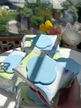 天呐~#十月结晶 湿巾也来卷了!这价就到手5大包#婴儿手口湿巾 又大又厚实,我直接囤了10大包,水分也很足,消耗品趁现在划算赶紧囤! #母婴好物 #湿巾 #孕期囤货