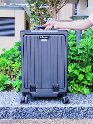 谁的#行李箱 拽成这样#旅行拉杆箱 #旅行必备