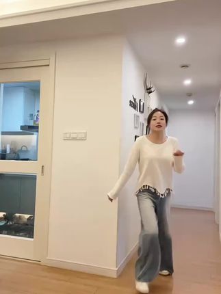 大码女法式镂空流苏长袖t恤胖mm2025秋季新款设计感别致上衣#大码女装 #秋季穿搭 #设计感穿搭 #上衣穿搭 #时尚穿搭