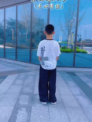 背面基础步 #上热门 看两眼就能学会的小步伐,要不要试试看😄#舞蹈 #一学就会系列 #萌娃 #基础步练习