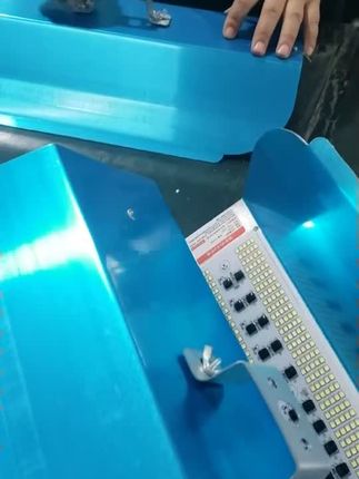 led碘钨灯工地灯厂家直销,大功率工地照明灯,量大优惠!#led碘钨灯 #工地灯 #工地日常 #投光灯 #抖加小助手