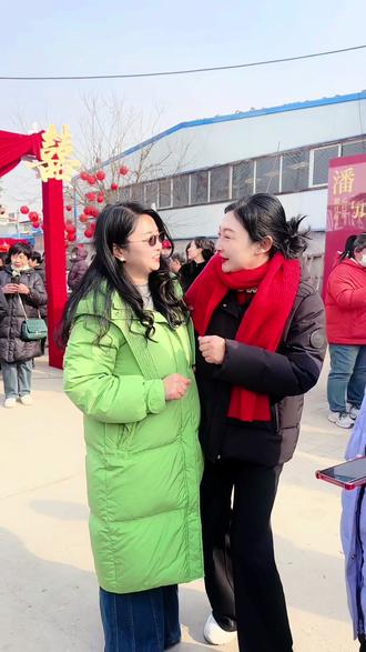 小登高结婚大摆流水席 来沾喜气的人太多了#记录真实生活 #婚礼习俗#风俗习惯#小登高@抖音小助手