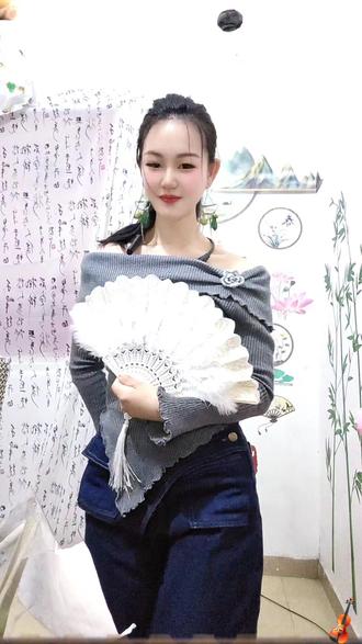 #女儿国 #喊麦
我是玉兔精还是女王👸🏻