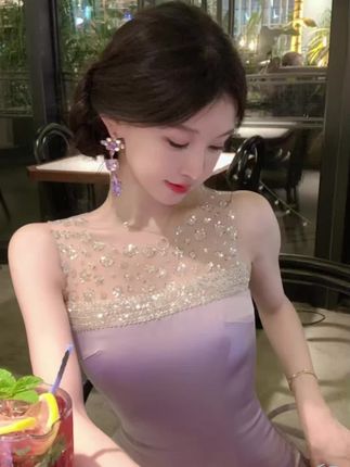 #张予曦毕雯珺真的拍了红裙抱