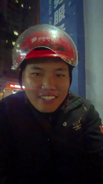 手太贱了,把我那个APP连接蓝牙的。解绑了,然后又没带钥匙出来。在外面跑单车,突然连接不上了。车子动不了动个几步又自动锁。#台铃电动车 苍穹