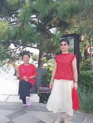 陪马路边站岗的志愿者乐乐#快乐就这么简单