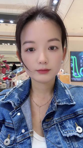 黄金大跌📉,水贝料商又不报价了。
#黄金 #大跌 #水贝