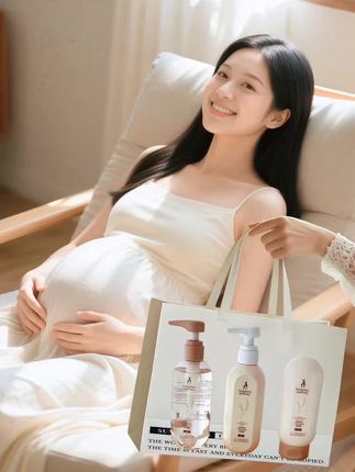 闺蜜推荐袋鼠妈妈三件套太懂我了~成分表干干净净,孕妇能用的安心感拉满~一套搞定一整个孕期洗护,懒妈妈直接冲就对啦!#洗护好物 #沐浴露 #袋鼠妈妈 #孕期洗护 #孕妈妈洗护套装