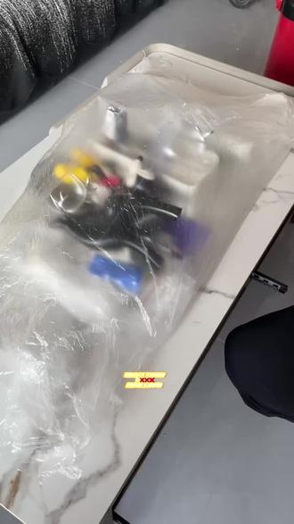 甲醛是无色、有强烈刺激性气味的有毒有害气体,属于挥发性有机化合物,常温下易挥发,且溶于水和乙醇。
它是世界卫生组织认定的一类致癌物,对人体呼吸道、皮肤黏膜有强刺激,长期接触会损害多种器官,也是室内空气污染的主要元凶之一。#衡水除甲醛#甲醛检测#甲醛对婴幼儿的