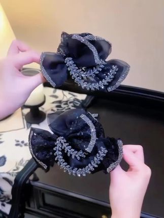 #创作灵感 #盘发 #简单好看发型 #抓夹 #发型教程 @巨量千川