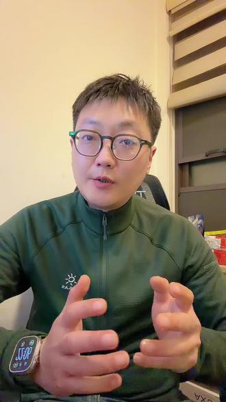 多花点时间把护理做好,把静态训练做好,远比那些花里胡哨的训练更有性价比。
别在暴力压制了,多花点耐心,一定没有错。
#犬思维 #新手养狗 #养狗经验分享 #犬只护理