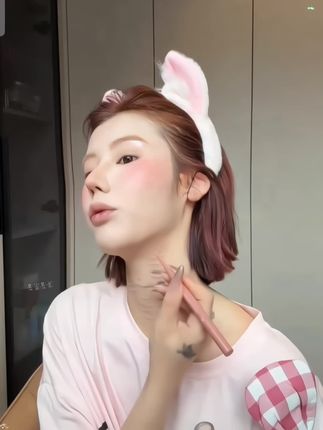 一笔搞定妈生粉蚕卧蚕!!这下再也不会找不准位置了~#卧蚕#平价彩妆#双头卧蚕笔#美妆好物#季节会变爱意永恒