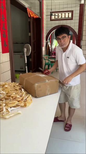 这个马友鱼干都是深海二三十斤的大马友鱼的鱼腩,没有小刺,没有乱刺,炖五花肉很香很下饭,那个鱼香裹满了肉香的酱汁😋#马友鱼腩#鱼干#海产干货