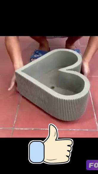 自己动手做一个心形的花盆,成本低,款式好#技术活一般人来不了 #分享生活小技巧 #手工diy #手工制作 #抖加热门