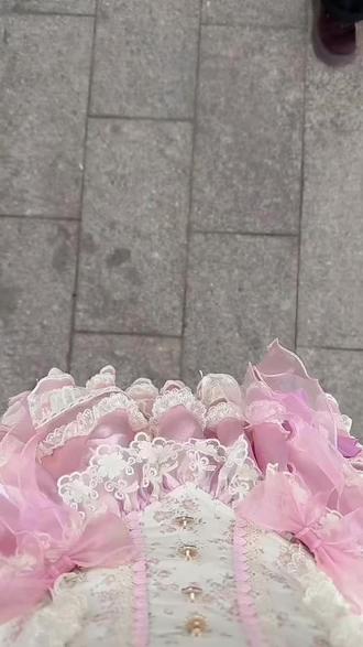 在谁的怀中会有感觉~#公主抱 #小裙子 #耶