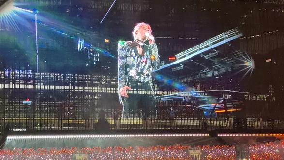 这个迷人的家伙一路饭撒#演唱会 #薛之谦 #万兽之王 #饭撒 #神级现场