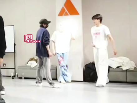 一个在意民族,一个在意年龄,就是没有在意性别的
#新音纪录片 #杰丞