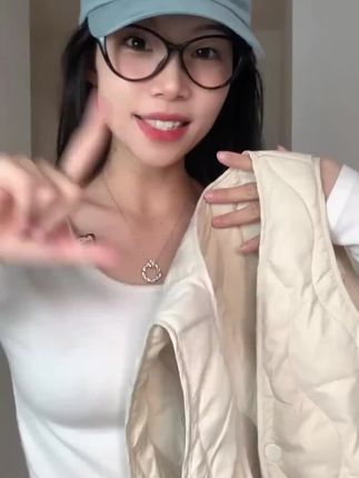 大衣叠穿神器!保暖不臃肿!一穿一个不吱声!#保暖又好看 #到了冬天就这么穿 #这个冬天不怕冷 #羽绒背心 #降温了照顾好自己