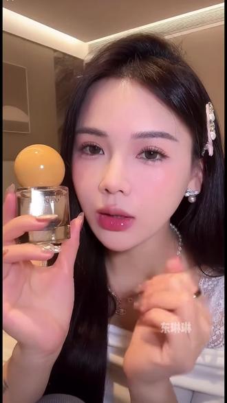 夏天要来了要让自己身上香香的,这款无人区玫瑰香水真的好香啊,它没有刺鼻的味道,是那种木质调的香味#香水 #无人区玫瑰 #邂逅香水 #香水推荐 #夏天的味道