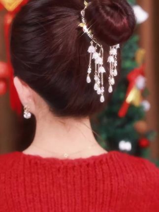 超好看的丸子头发饰来咯,铃兰花的设计,怎么带都好看#精美发饰 #头饰头饰